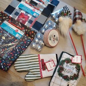 Christmas Decor 2 Oven Mitts 3Pk Bell Ornaments Assorted 4 3pc Gift Bags Gnomes